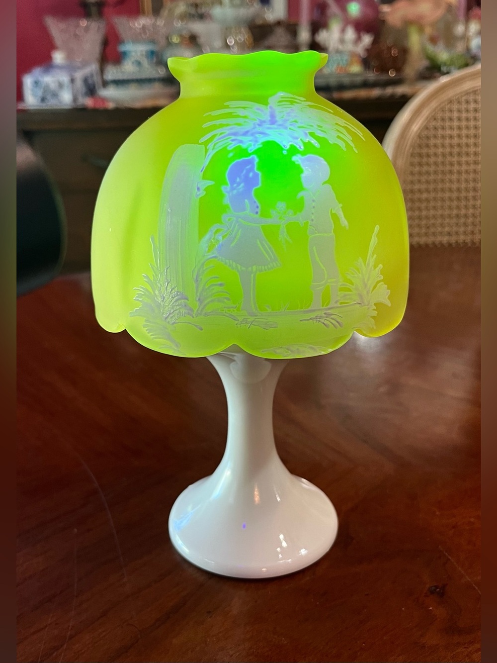 Rare Vintage Westmoreland Mary Gregory Uranium Vaseline & Milk Glass Fairy Lamp